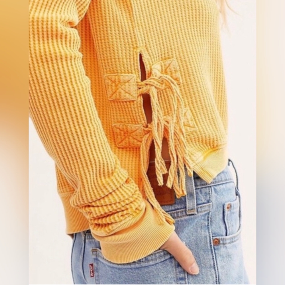 Free People Interlaken Thermal Waffle Side Tie yellow top size M - Picture 3 of 6